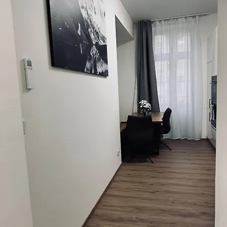 Old Town Square Apartment *
